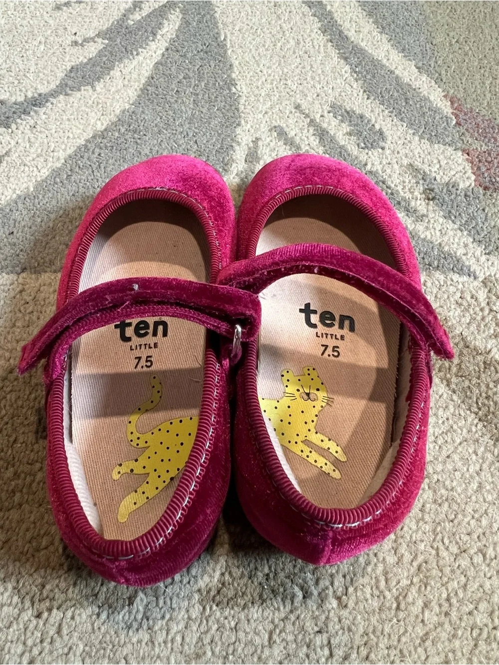 Kids Velvet Mary Jane Dress Shoes in Berry